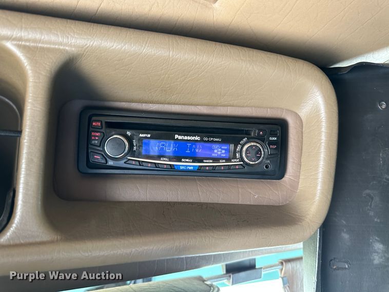 image for item NE9007 2005 Peterbilt 379  semi truck