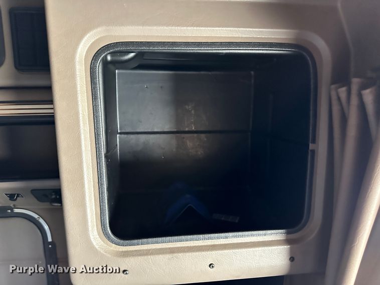 image for item NE9007 2005 Peterbilt 379  semi truck