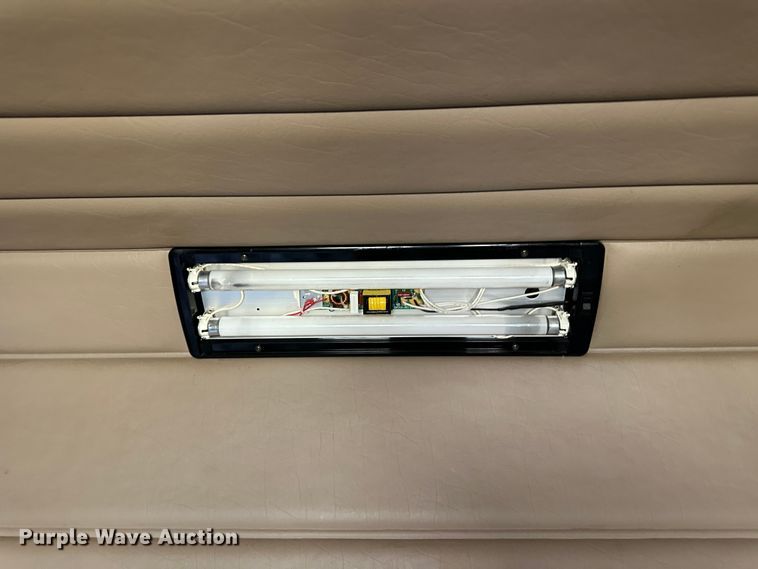 image for item NE9007 2005 Peterbilt 379  semi truck