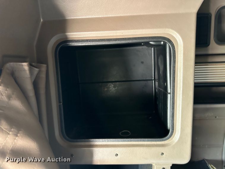 image for item NE9007 2005 Peterbilt 379  semi truck