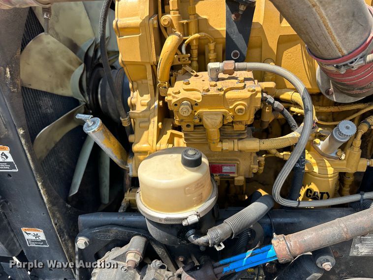 image for item NE9007 2005 Peterbilt 379  semi truck