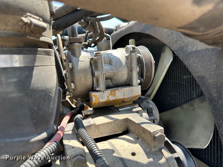 image for item NE9007 2005 Peterbilt 379  semi truck