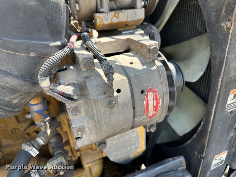 image for item NE9007 2005 Peterbilt 379  semi truck