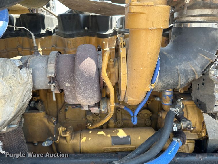 image for item NE9007 2005 Peterbilt 379  semi truck