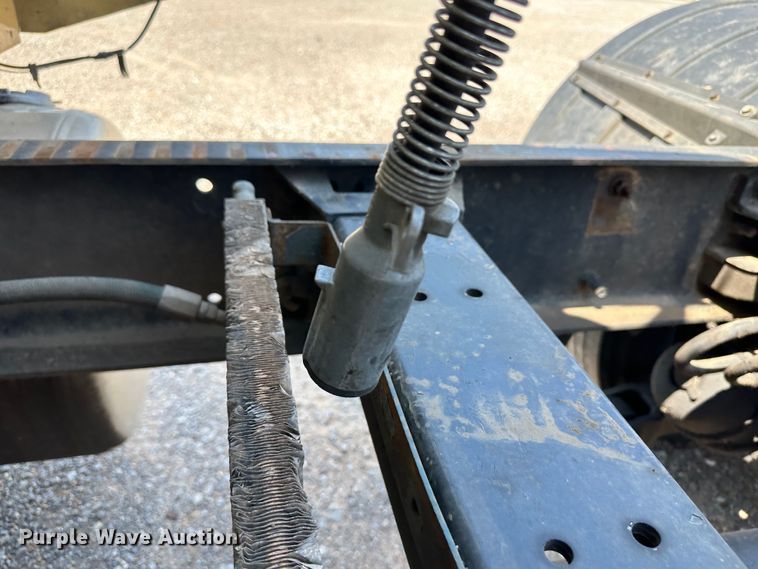 image for item NE9007 2005 Peterbilt 379  semi truck