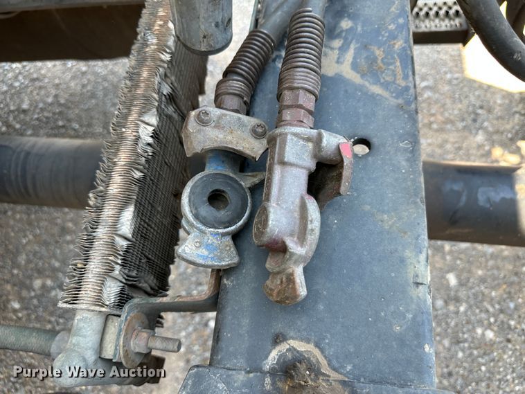 image for item NE9007 2005 Peterbilt 379  semi truck