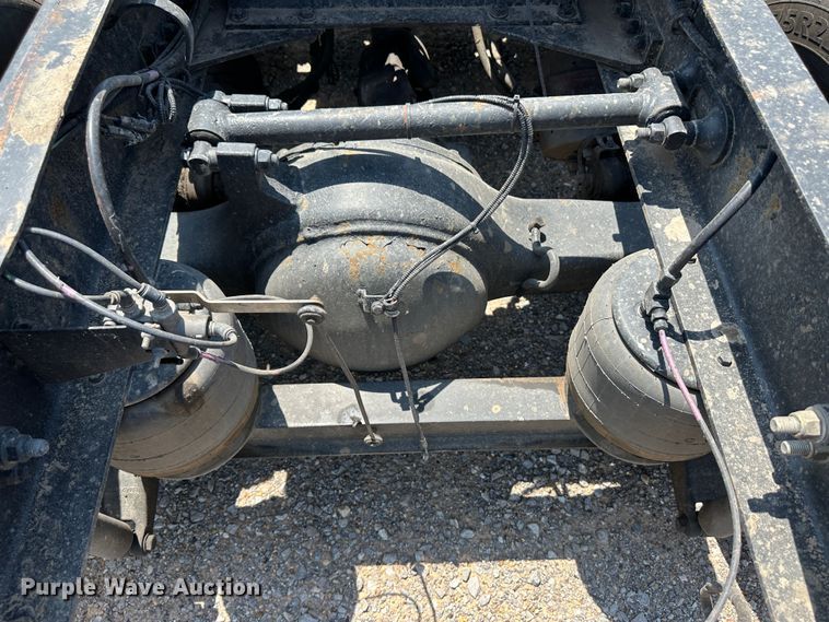 image for item NE9007 2005 Peterbilt 379  semi truck