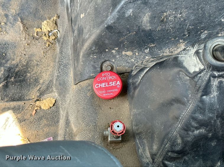 image for item NP9892 1999 GMC C7H042  flatbed truck