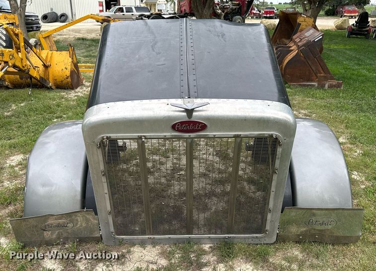 image for item NP9922 Peterbilt 379  truck hood