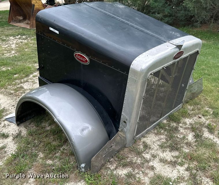 image for item NP9922 Peterbilt 379  truck hood