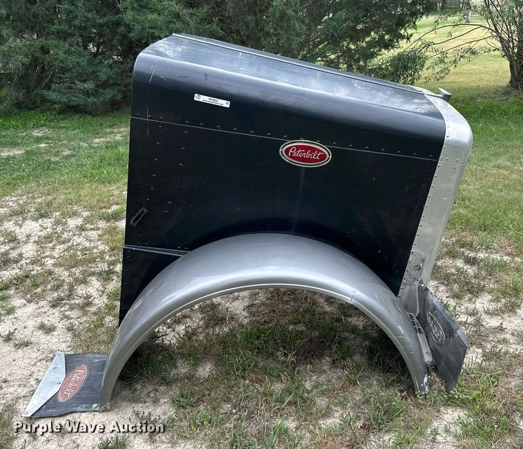 image for item NP9922 Peterbilt 379  truck hood