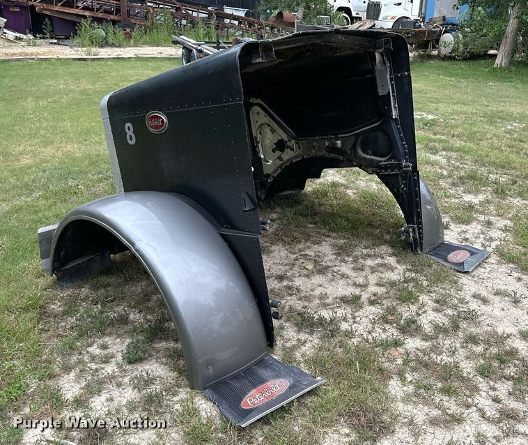 image for item NP9922 Peterbilt 379  truck hood