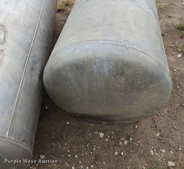 image for item NU9068 (3) fuel tanks