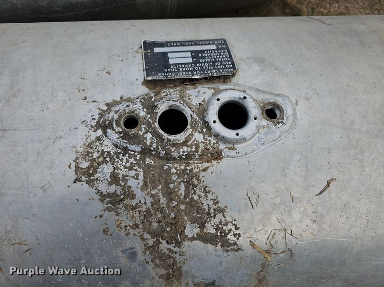 image for item NU9068 (3) fuel tanks