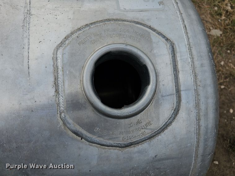 image for item NU9068 (3) fuel tanks