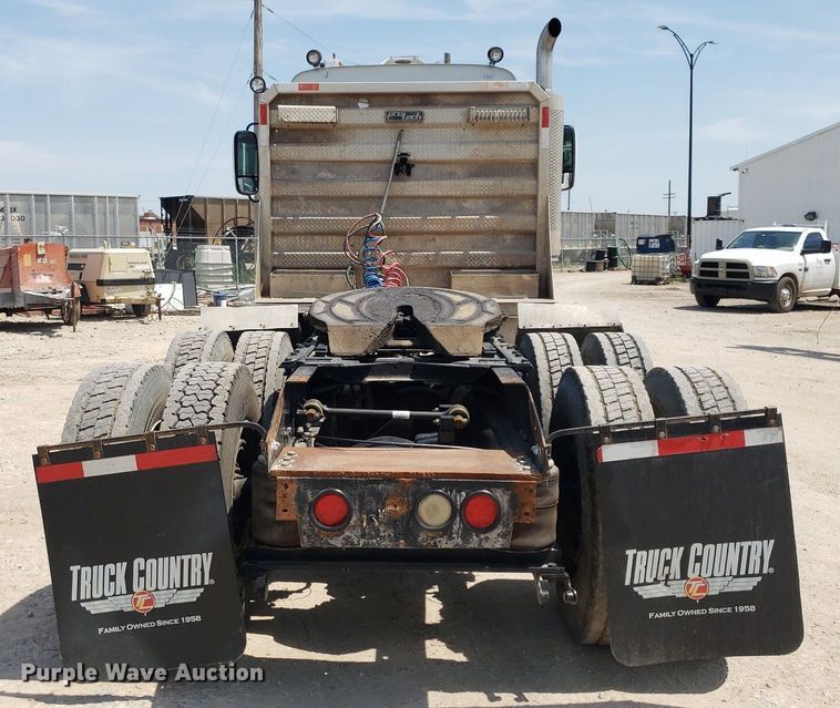 image for item OB9732 2000 Mack CX613  semi truck