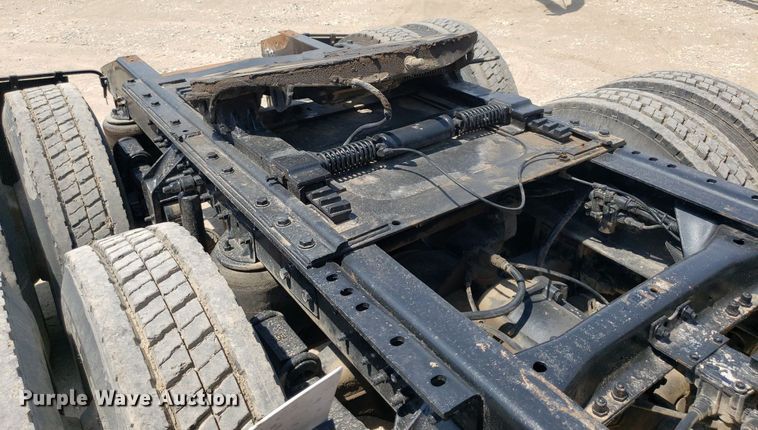 image for item OB9732 2000 Mack CX613  semi truck