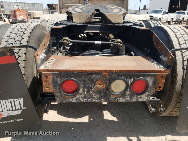 image for item OB9732 2000 Mack CX613  semi truck