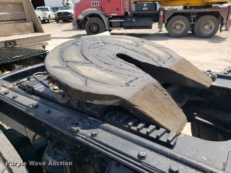 image for item OB9732 2000 Mack CX613  semi truck