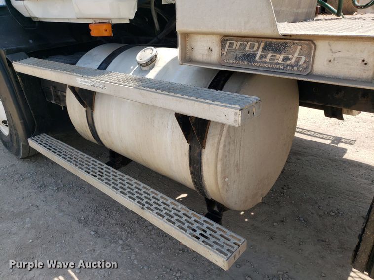 image for item OB9732 2000 Mack CX613  semi truck