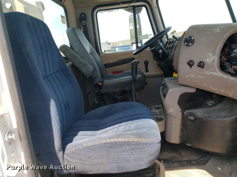 image for item OB9732 2000 Mack CX613  semi truck