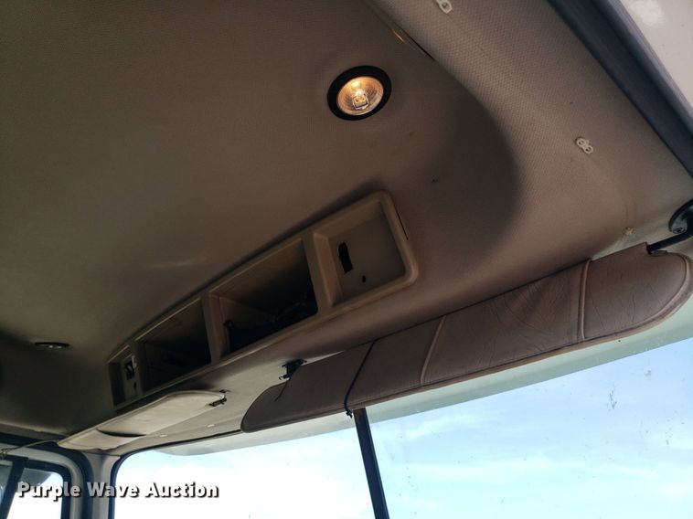 image for item OB9732 2000 Mack CX613  semi truck