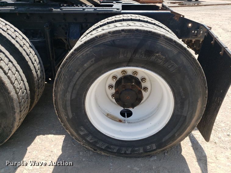 image for item OB9732 2000 Mack CX613  semi truck