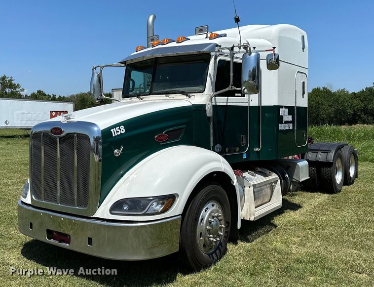 image for item OC9112 2012 Peterbilt 384  semi truck