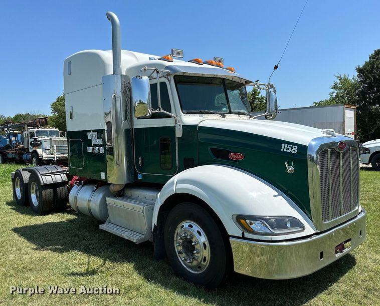 image for item OC9112 2012 Peterbilt 384  semi truck