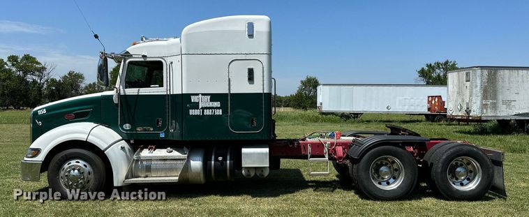 image for item OC9112 2012 Peterbilt 384  semi truck