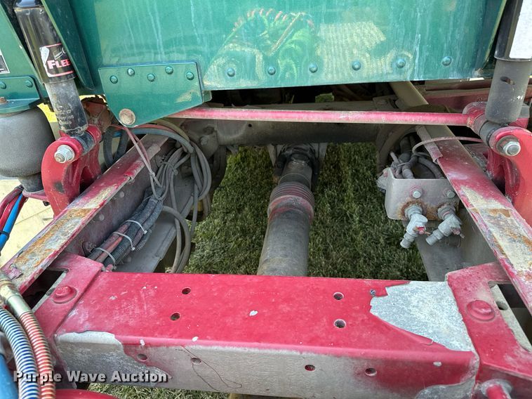 image for item OC9112 2012 Peterbilt 384  semi truck