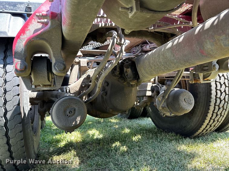 image for item OC9112 2012 Peterbilt 384  semi truck