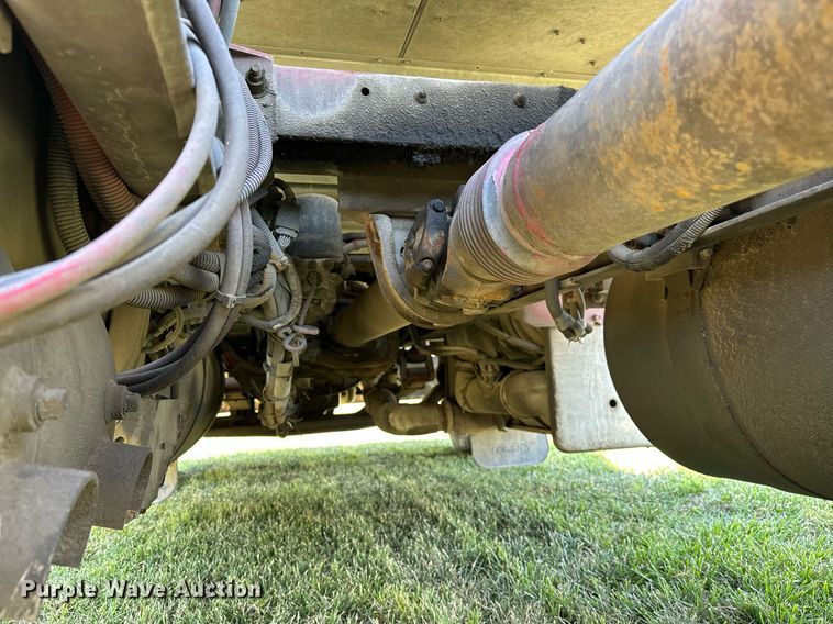 image for item OC9112 2012 Peterbilt 384  semi truck