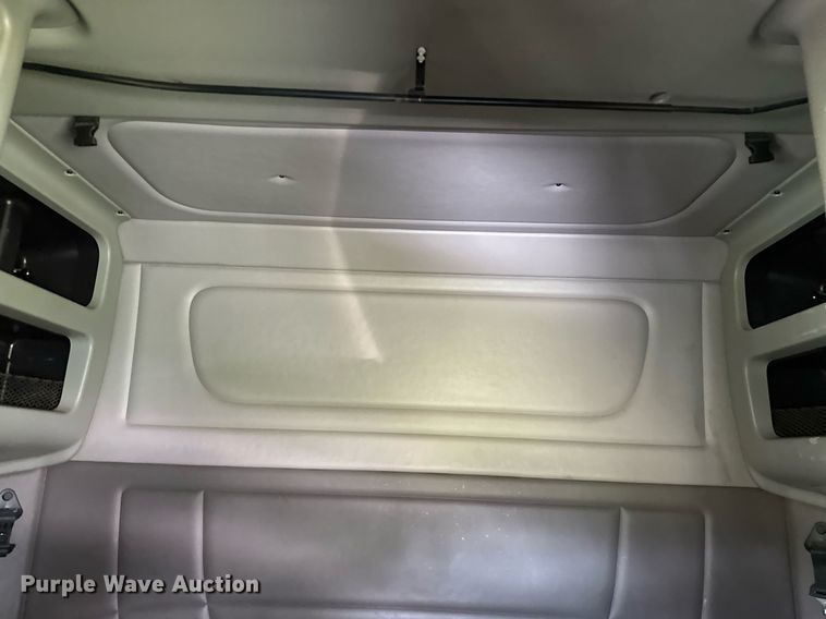 image for item OC9112 2012 Peterbilt 384  semi truck