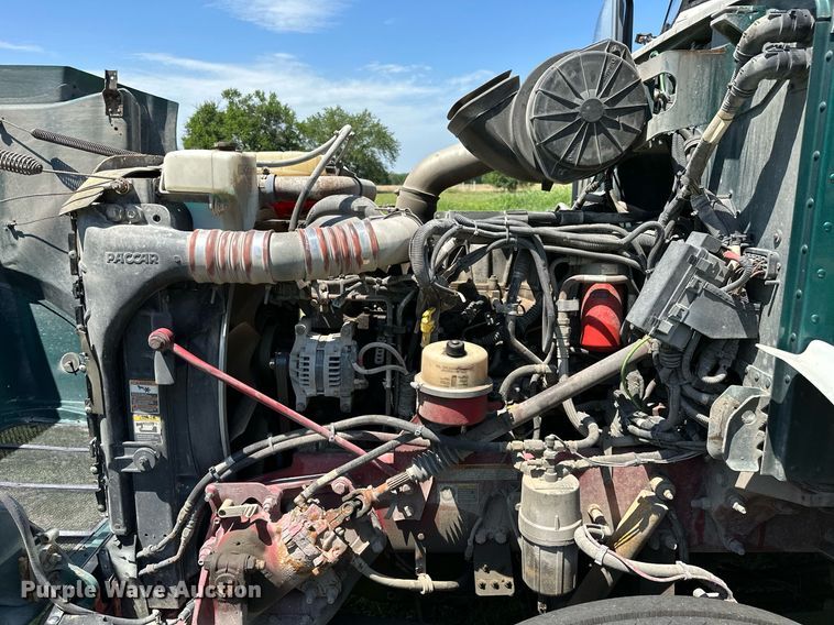 image for item OC9112 2012 Peterbilt 384  semi truck