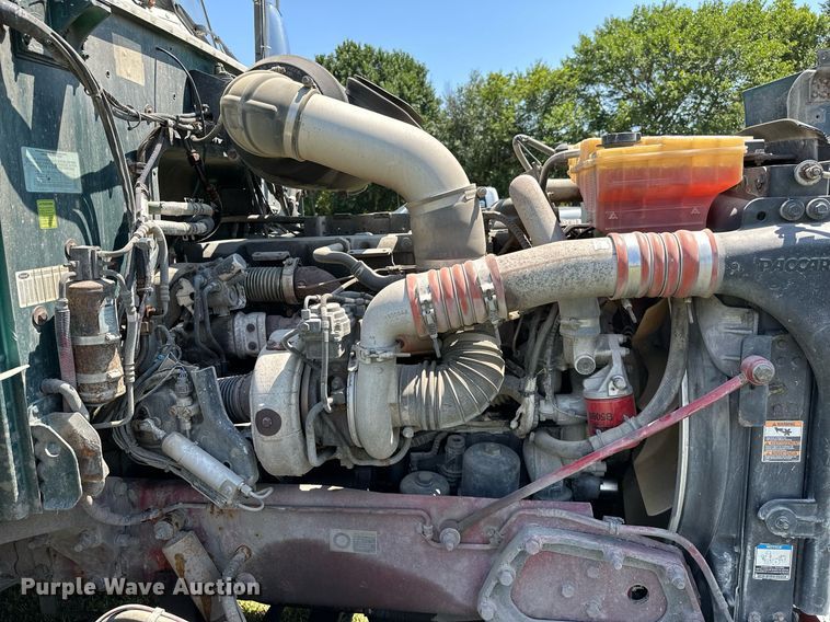 image for item OC9112 2012 Peterbilt 384  semi truck