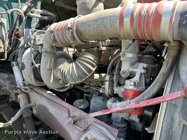 image for item OC9112 2012 Peterbilt 384  semi truck