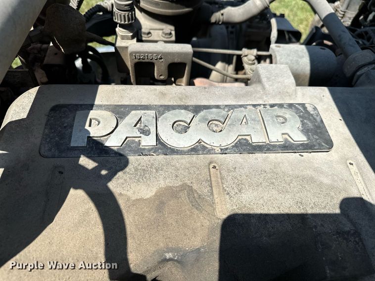 image for item OC9112 2012 Peterbilt 384  semi truck