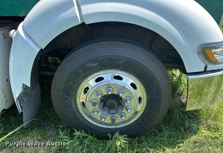 image for item OC9112 2012 Peterbilt 384  semi truck