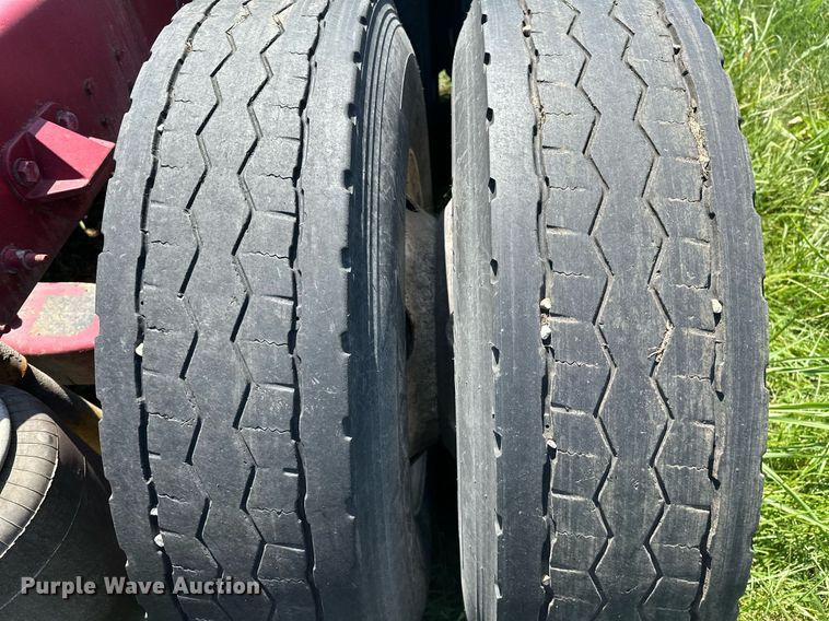 image for item OC9112 2012 Peterbilt 384  semi truck