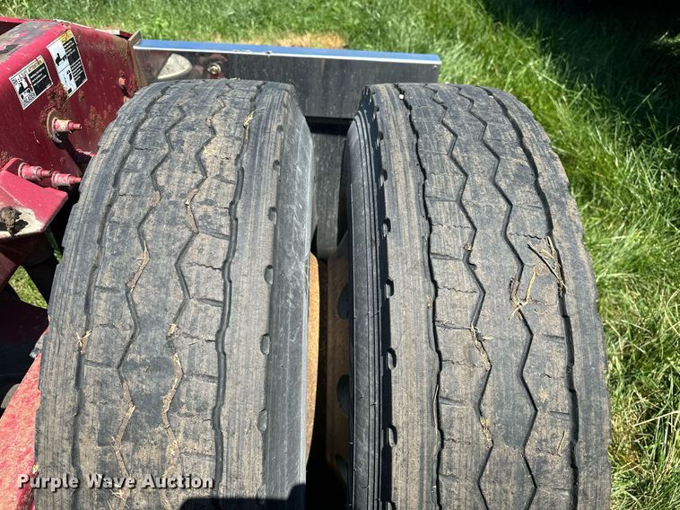 image for item OC9112 2012 Peterbilt 384  semi truck