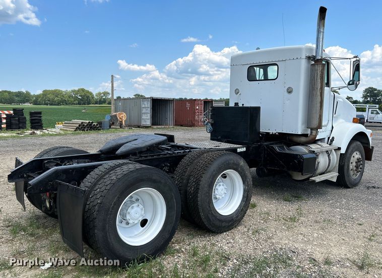 image for item OK9695 1993 Kenworth  T800 semi truck