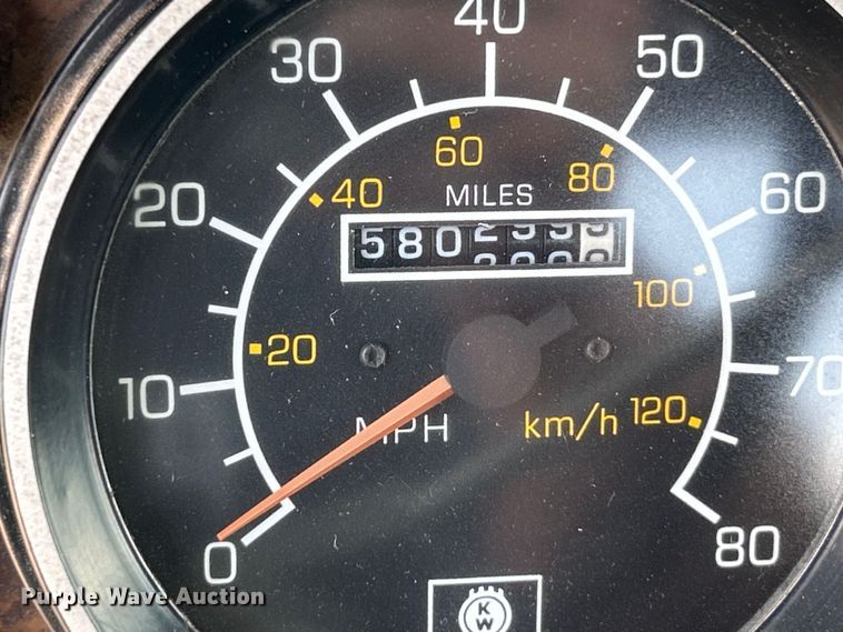 image for item OK9695 1993 Kenworth  T800 semi truck