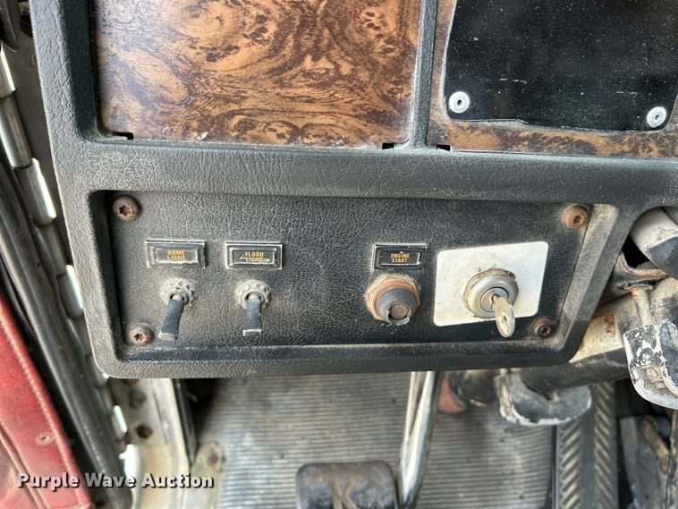 image for item OK9695 1993 Kenworth  T800 semi truck