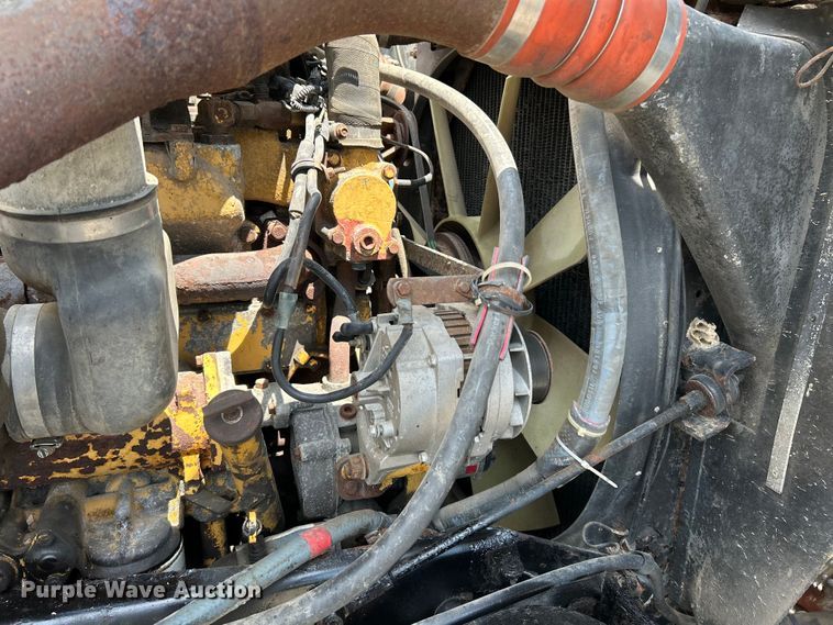 image for item OK9695 1993 Kenworth  T800 semi truck