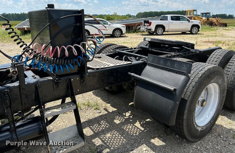 image for item OK9695 1993 Kenworth  T800 semi truck