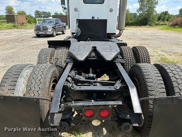 image for item OK9695 1993 Kenworth  T800 semi truck