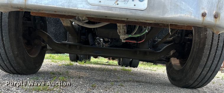 image for item OK9695 1993 Kenworth  T800 semi truck