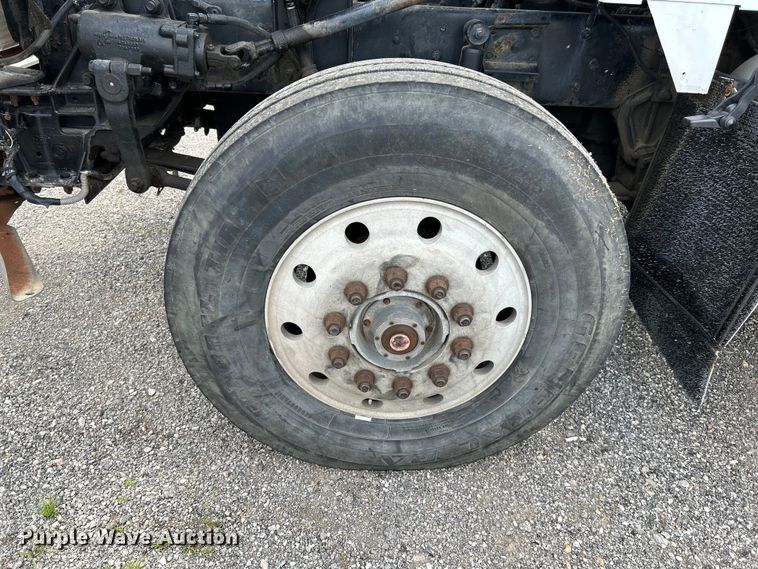 image for item OK9695 1993 Kenworth  T800 semi truck