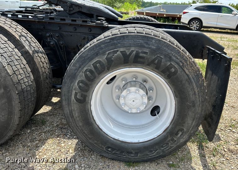 image for item OK9695 1993 Kenworth  T800 semi truck